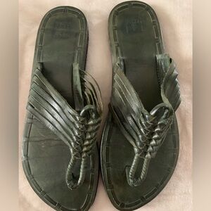 Frye 🍀Green Leather Flip Flop Sandals!